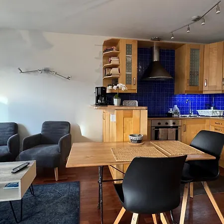 Apartment Grand Avec Balcon, Fibre Internet - Fr-1-555-121 *