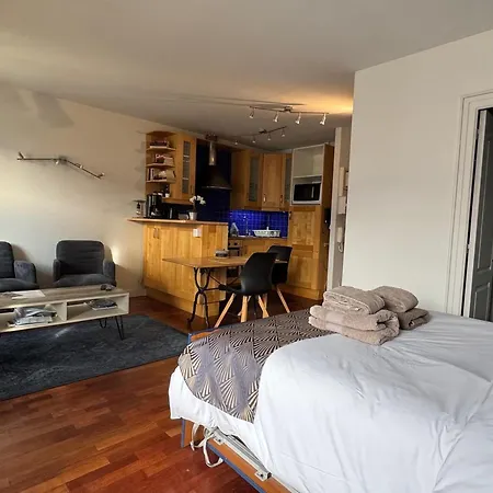 Apartment Grand Avec Balcon, Fibre Internet - Fr-1-555-121