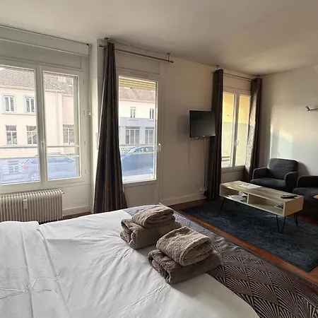 Apartment Grand Avec Balcon, Fibre Internet - Fr-1-555-121 *